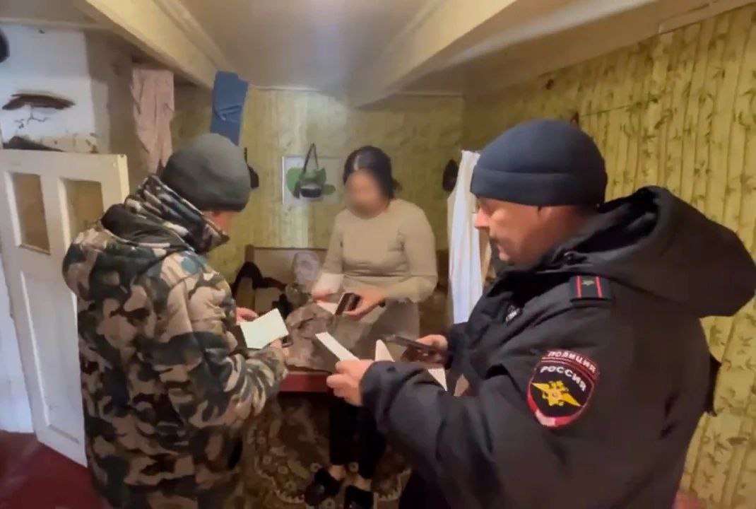 В саратовском селе шесть лет незаконно трудились 14 мигрантов В саратовском селе шесть лет незаконно трудились 14 мигрантов